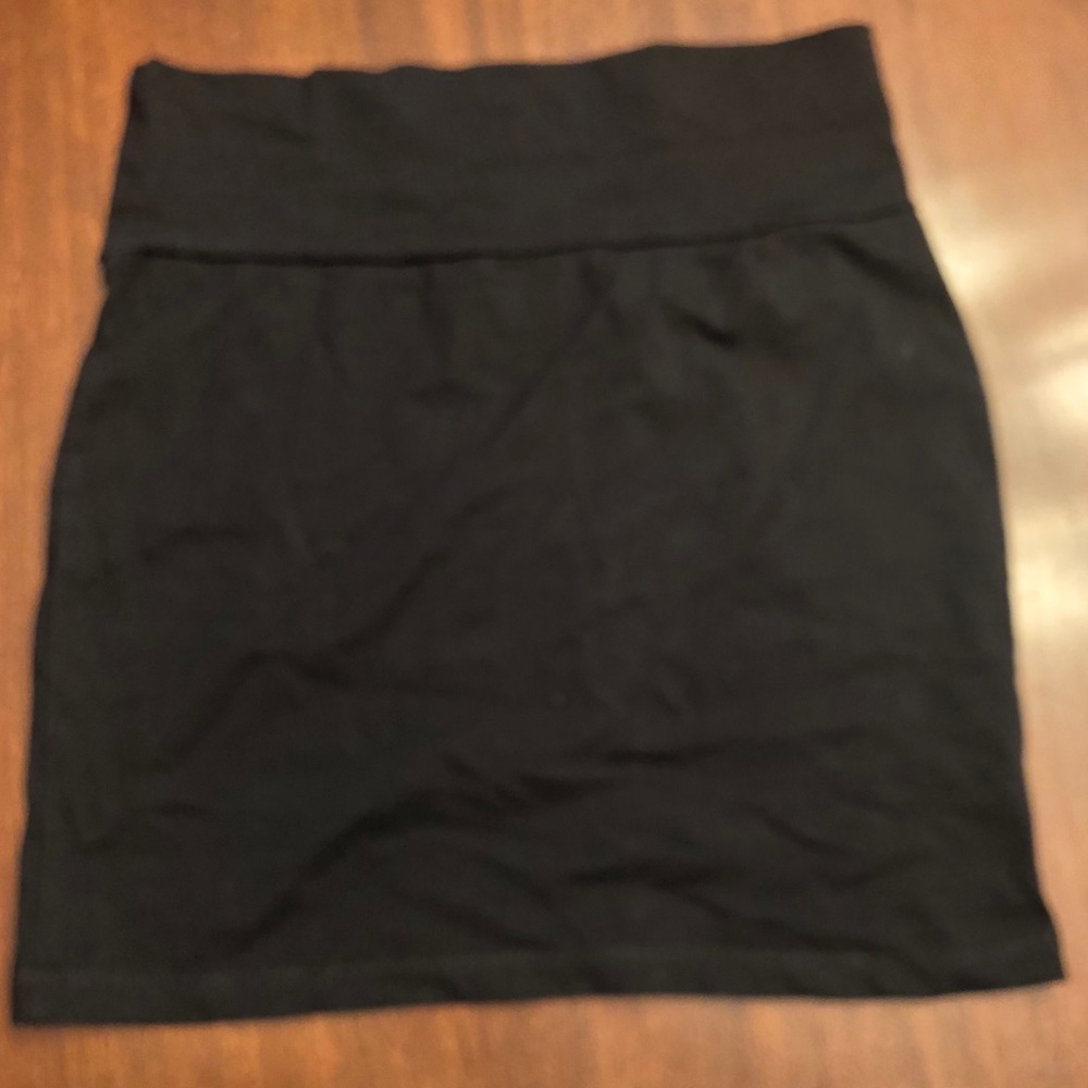 Black pencil skirt